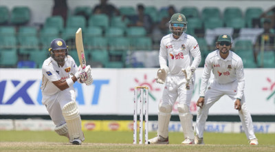 নির্বিষ বোলিংয়ে হতাশার দিন বাংলাদেশের