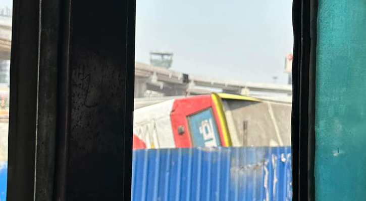 Engineer killed as bus hits in Dhaka airport