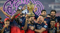 Kohli finally wins IPL