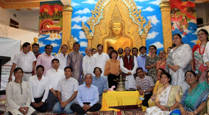 বৌদ্ধ বিহারে ঐতিহাসিক ঘণ্টা দিলেন থাই রাষ্ট্রদূত