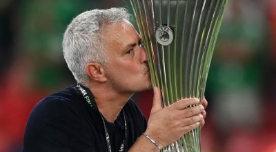 রোমার জয়ে ইতিহাসে মরিনহো