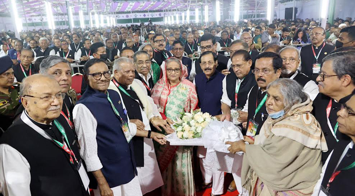 বড় পরিবর্তন ছাড়াই আওয়ামী লীগের নতুন কমিটি - banglanews24.com