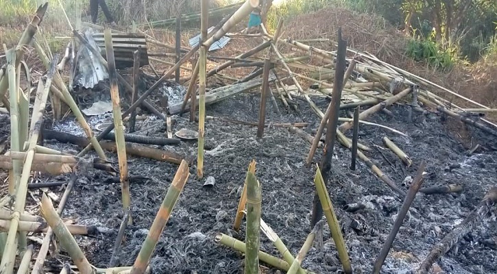 ‘রাতে ট্রাকভর্তি শতাধিক লোক এসে গ্রামবাসীর ওপর হামলা চালায়’