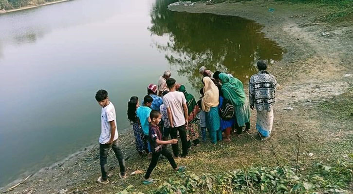 নরসিংদীর বিলে মিলল বস্তাভর্তি কঙ্কাল