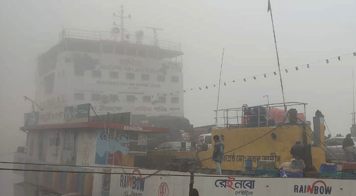 পাটুরিয়া-দৌলতদিয়া ও আরিচা-কাজিরহাট নৌরুটে ফেরি বন্ধ