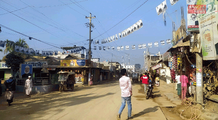 দুর্গাপুরে স্বতন্ত্র প্রার্থীর মাইক ভাঙচুরের অভিযোগ