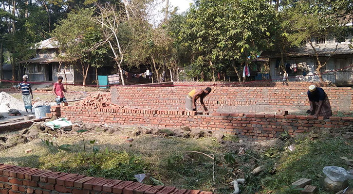 পাথরঘাটার সেই অবৈধ স্থাপনা ৩০ দিনের মধ্যে উচ্ছেদের নির্দেশ