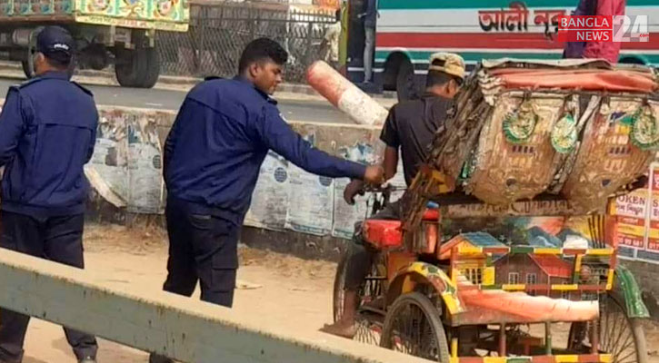 অবৈধ থ্রি-হুইলার নিয়ে হাইওয়ে পুলিশের উৎকোচ কারবার!