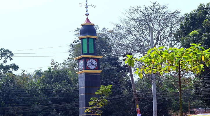 মৌলভীবাজারে ‘লন্ডন ক্লক টাওয়ার’!