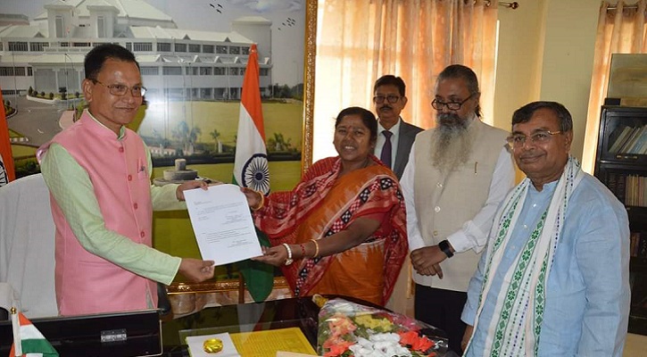 বিধায়ক পদ ছাড়লেন কেন্দ্রীয় মন্ত্রী প্রতিমা ভৌমিক