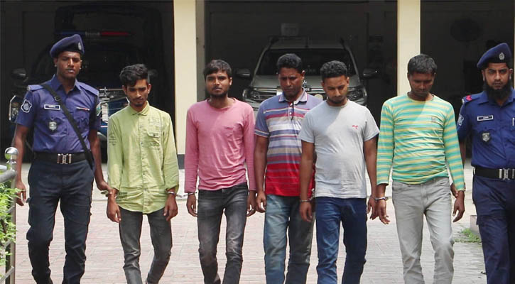 সড়কে গুঁড়ি ফেলে চালবোঝাই ট্রাক ডাকাতি, গ্রেফতার ১২