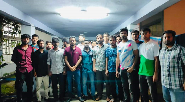 প্রধানমন্ত্রীকে হত্যার হুমকি, মধ্যরাতে জাবি ছাত্রলীগের বিক্ষোভ 