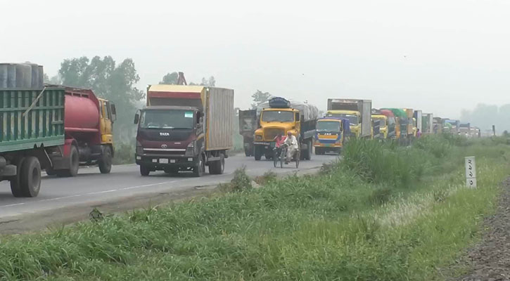 বঙ্গবন্ধু সেতু‌ মহাসড়কে ১৪ কি.মি. যানজট