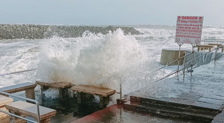 গুজরাটে তাণ্ডব চালাবে ‘বিপর্যয়’, প্রশাসনের যত প্রস্তুতি