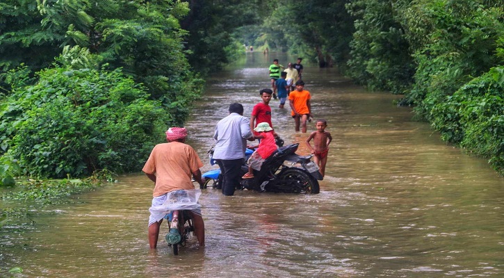 বন্যায় ফুলগাজী-পুরশুরাম বাসীর অবর্ণনীয় দুর্ভোগ 