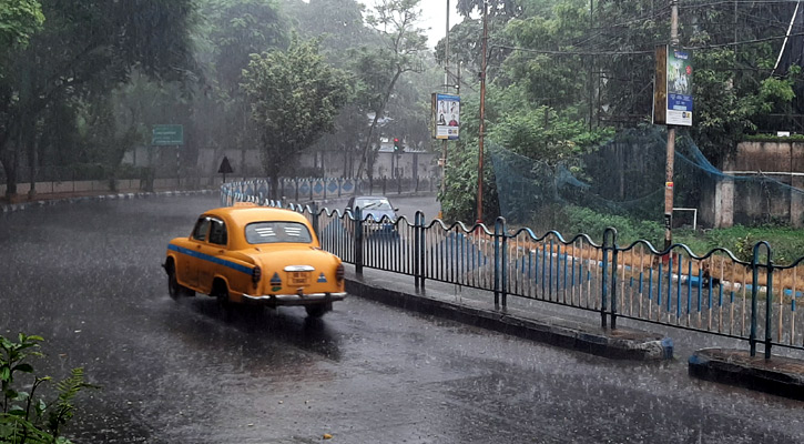 কলকাতায় টানা চারদিন ভারী বৃষ্টির সম্ভাবনা