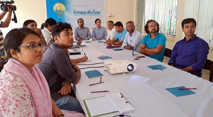 নবায়নযোগ্য জ্বালানিতে অর্থায়ন দাবিতে মিডিয়া গোলটেবিল বৈঠক