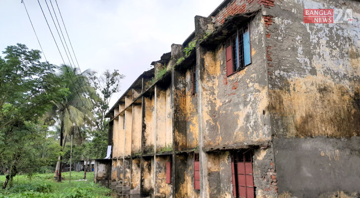 হদিস নেই ঝালকাঠি সরকারি উচ্চ বিদ্যালয় সংস্কারের দেড় কোটি টাকার 