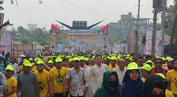 ভাঙ্গায় প্রধানমন্ত্রীর জনসভায় দল বেঁধে আসছেন নেতাকর্মীরা