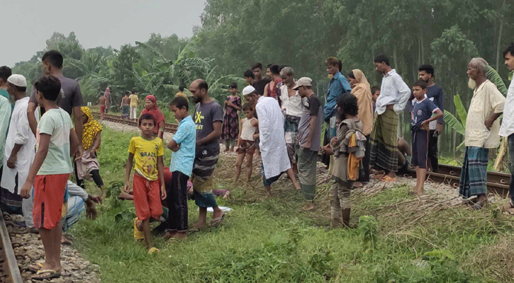 রেললাইনে পড়েছিল অটোরিকশা চালকের মরদেহ