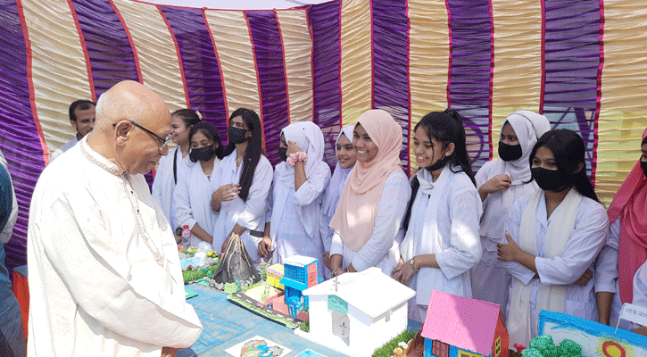 পাবনায় স্কুলশিক্ষার্থীদের দিনব্যাপী উদ্ভাবনী মেলা