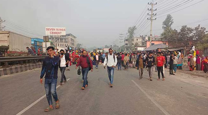 সাড়ে ৪ ঘণ্টা পর ঢাকা-টাঙ্গাইল মহাসড়কে যান চলাচল স্বাভাবিক 