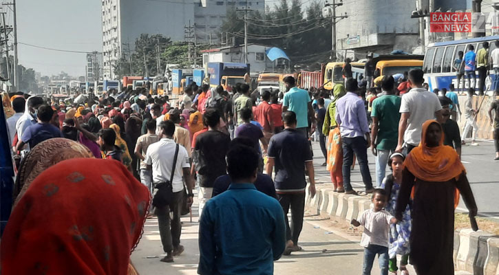 মহাসড়ক অবরোধ করে গাজীপুরে ফের শ্রমিকদের বিক্ষোভ