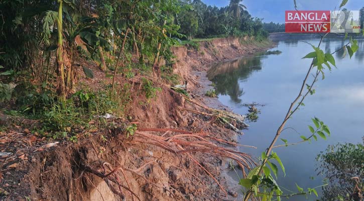 দুই নদীর ভাঙনে অস্তিত্ব সংকটে শীলপাড়া