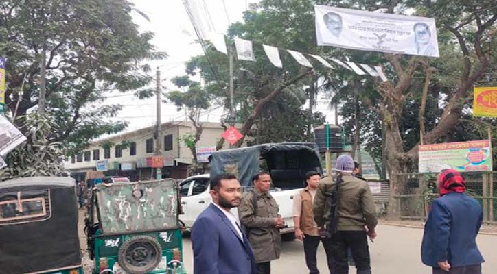 টাঙ্গাইলে স্বতন্ত্র প্রার্থী সিরাজের পোস্টার-ব্যানার অপসারণ