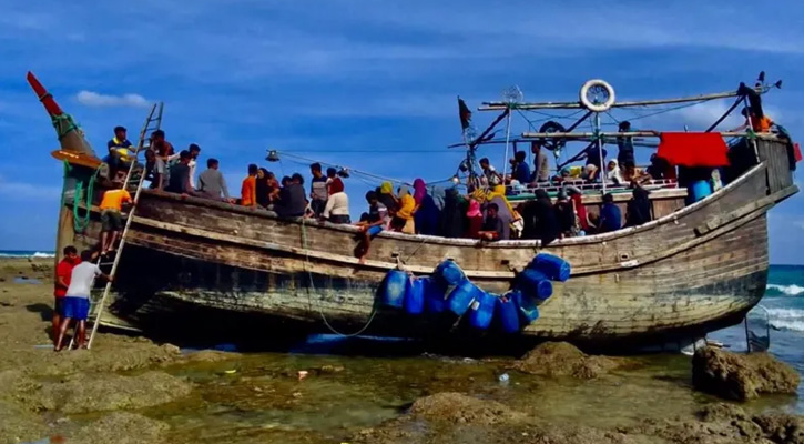 ইঞ্জিন বিকল নৌকায় থাকা রোহিঙ্গাদের উদ্ধার করল ভারত