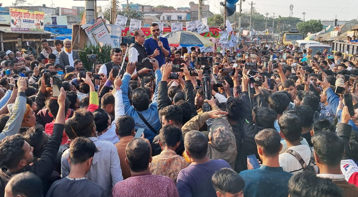 ফরিদপুরে আব্দুর রহমানের নির্বাচনী প্রচারণায় মাশরাফি