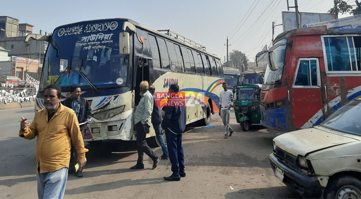 হরতালে কম যাত্রী নিয়েই চলছে দূরপাল্লার বাস