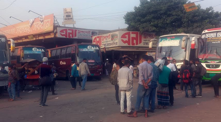 নাশকতার শঙ্কায় সড়কে যানবাহন কম