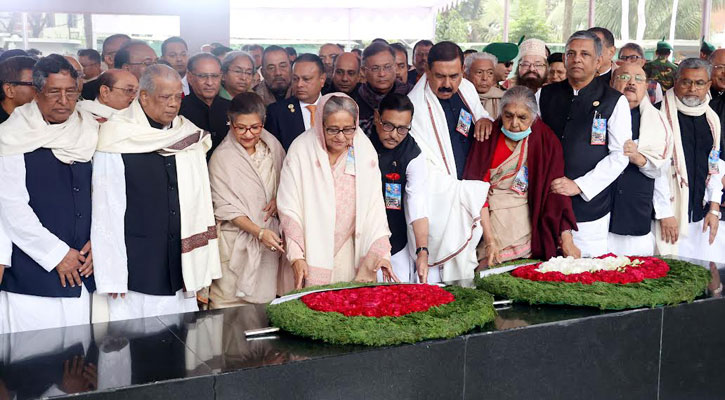 বঙ্গবন্ধু প্রতিকৃতি শ্রদ্ধা জানালেন আ. লীগের সংসদ সদস্যরা