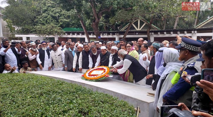 বঙ্গবন্ধুর সমাধিতে ঢাকা-১১ আসনের এমপির শ্রদ্ধা