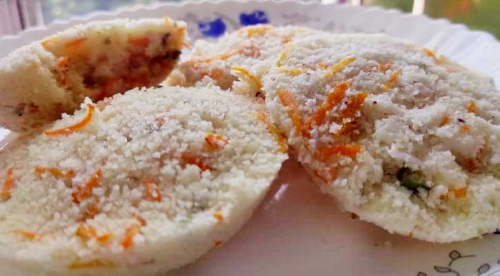 পিঠার সম্ভারে এবার যুক্ত হলো ‘গাজর ভাপা’