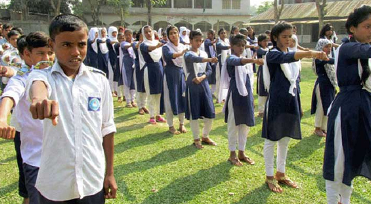 করোনার ধাক্কায় মাধ্যমিকে শিক্ষার্থী কমেছে ১০ লাখ