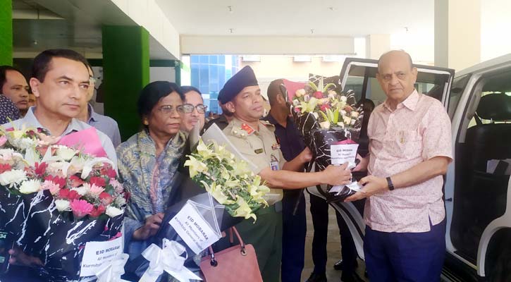 ছুটিতে সরকারি হাসপাতালের সেবায় সন্তুষ্ট স্বাস্থ্যমন্ত্রী