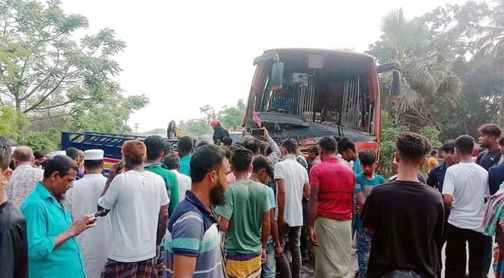 ফরিদপুরে বাস-পিকআপভ্যান সংঘর্ষে নিহত ১১