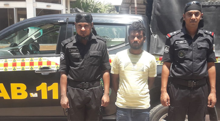 Saddam the leader of the inter-district robber gang was arrested