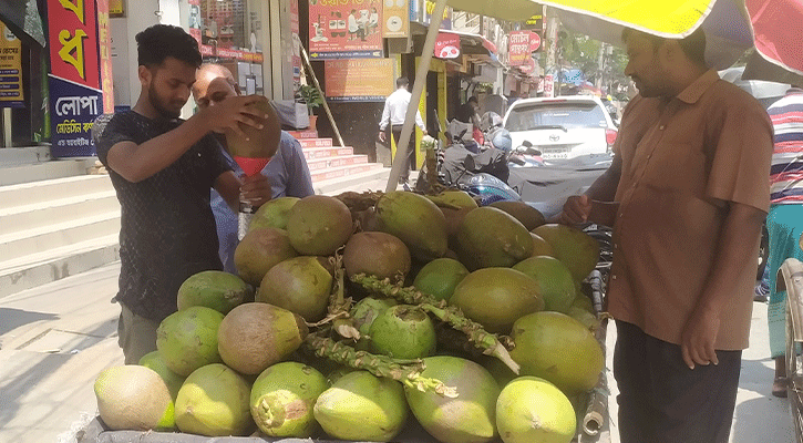 তীব্র তাপদাহে ডাবের পানিতে আগুন