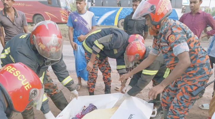 বগুড়ায় ট্রাকচাপায় দুই বোন নিহত