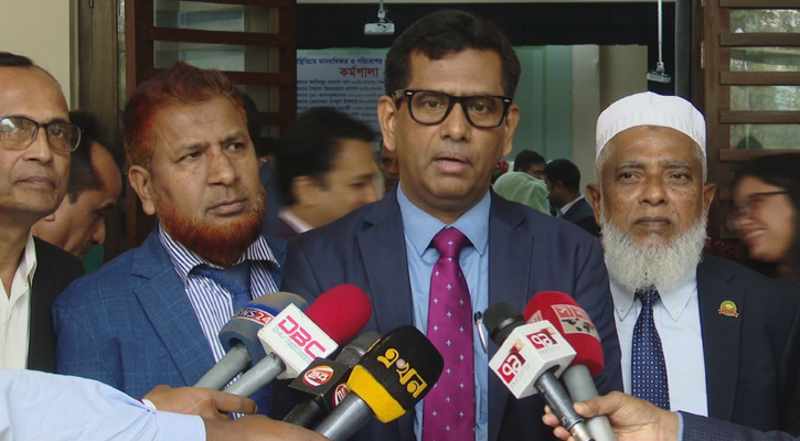 ‘ভারত হাসিনাকে ফেরত না দিলে তার অনুপস্থিতিতেই বিচার হবে’