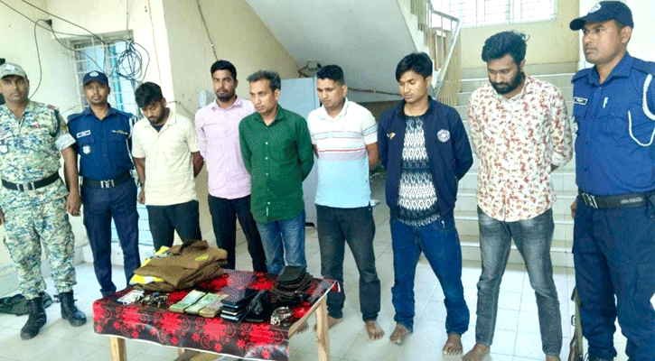 বগুড়ায় অপহরণ করে চাঁদাবাজির অভিযোগ, রাজশাহী ডিবির ছয় সদস্য গ্রেপ্তার