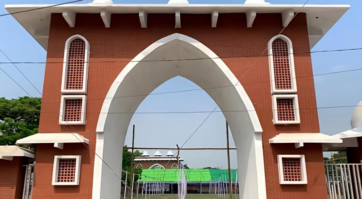 রাজশাহীতে ঈদের প্রধান জামাত হযরত শাহ মখদুম (রহ.) ঈদগাহে
