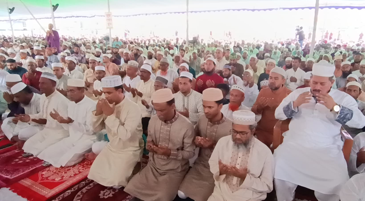 বরিশালে ঈদের জামাত অনুষ্ঠিত, দেশ-জাতির সমৃদ্ধি কামনা