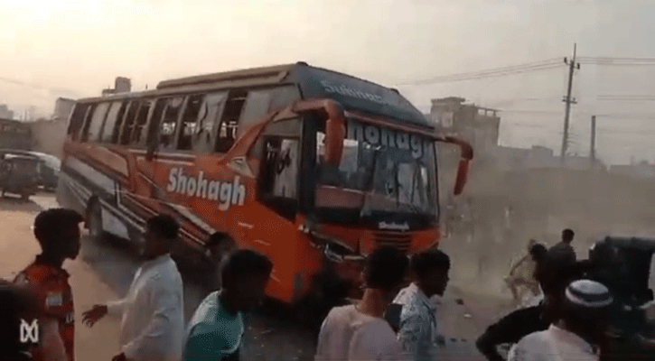 আশুগঞ্জে বাসচাপায় অটোরিকশার চালকসহ নিহত দুই