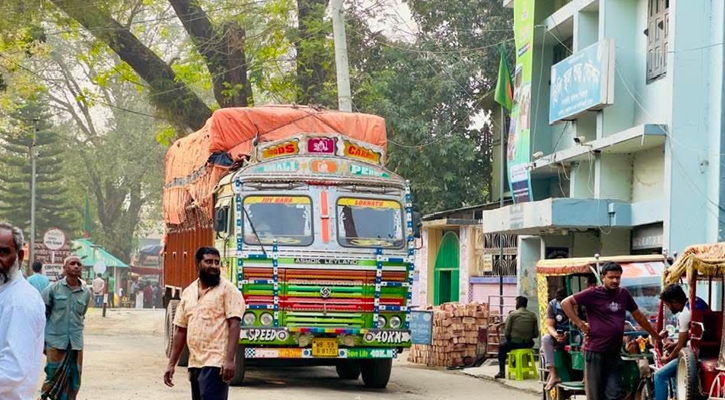 টানা ৯ দিন বন্ধের পর হিলি বন্দরে আমদানি-রপ্তানি শুরু