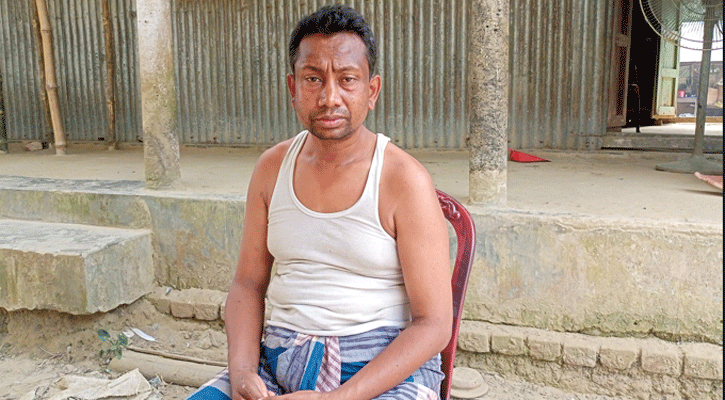 স্ত্রী-সন্তান হারিয়ে নির্বাক সাইফুল ইসলাম মানিক