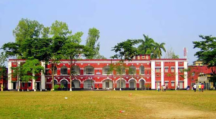 বিএম কলেজের ছাত্রাবাসের পরিত্যক্ত ভবনে আগুন
